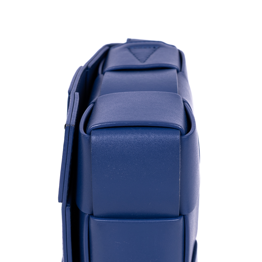 Bottega Veneta Cassette Crossbody - Picture 7 of 10